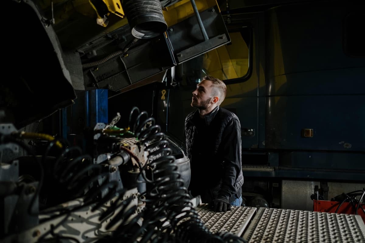 Mechanik Samochodów Ciężarowych i Maszyn Budowlanych