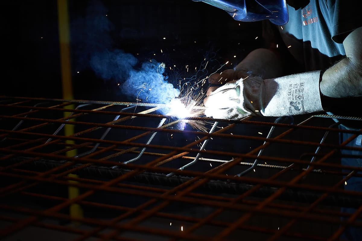 Spawacz na prefabrykacji stalowej